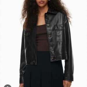 Aritzia Autumn leather cropped shirt jacket in black. Size xxs.